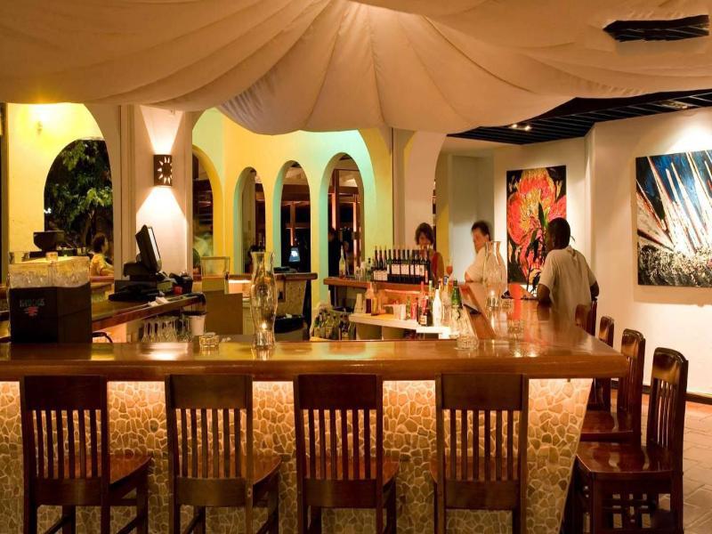 Holland House Beach Hotel Philipsburg  Bagian luar foto